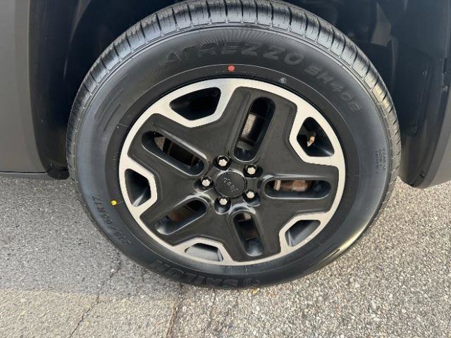 Used 2016 Jeep Renegade Trailhawk image 14