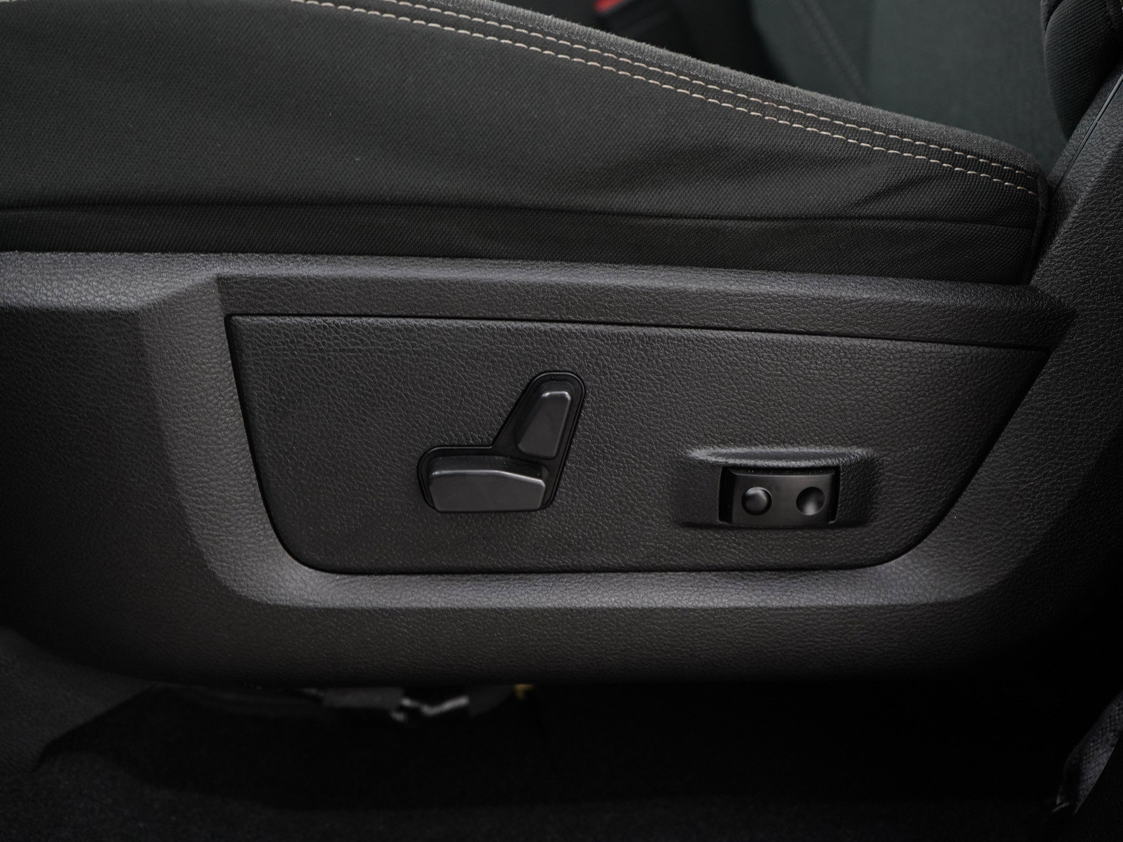 Used 2021 RAM 1500 Warlock AWD/4WD image 25