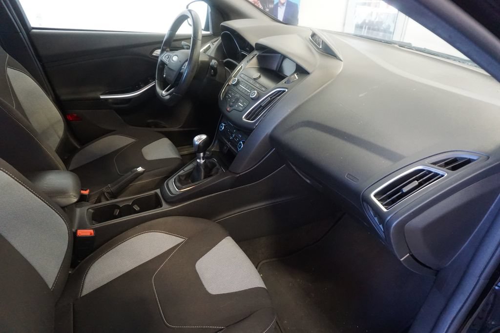 Used 2018 Ford Focus ST FWD image 19