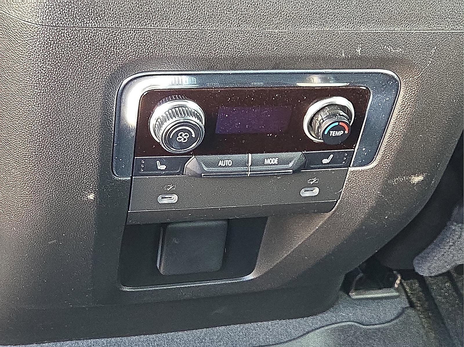 Used 2021 GMC Yukon Denali image 12