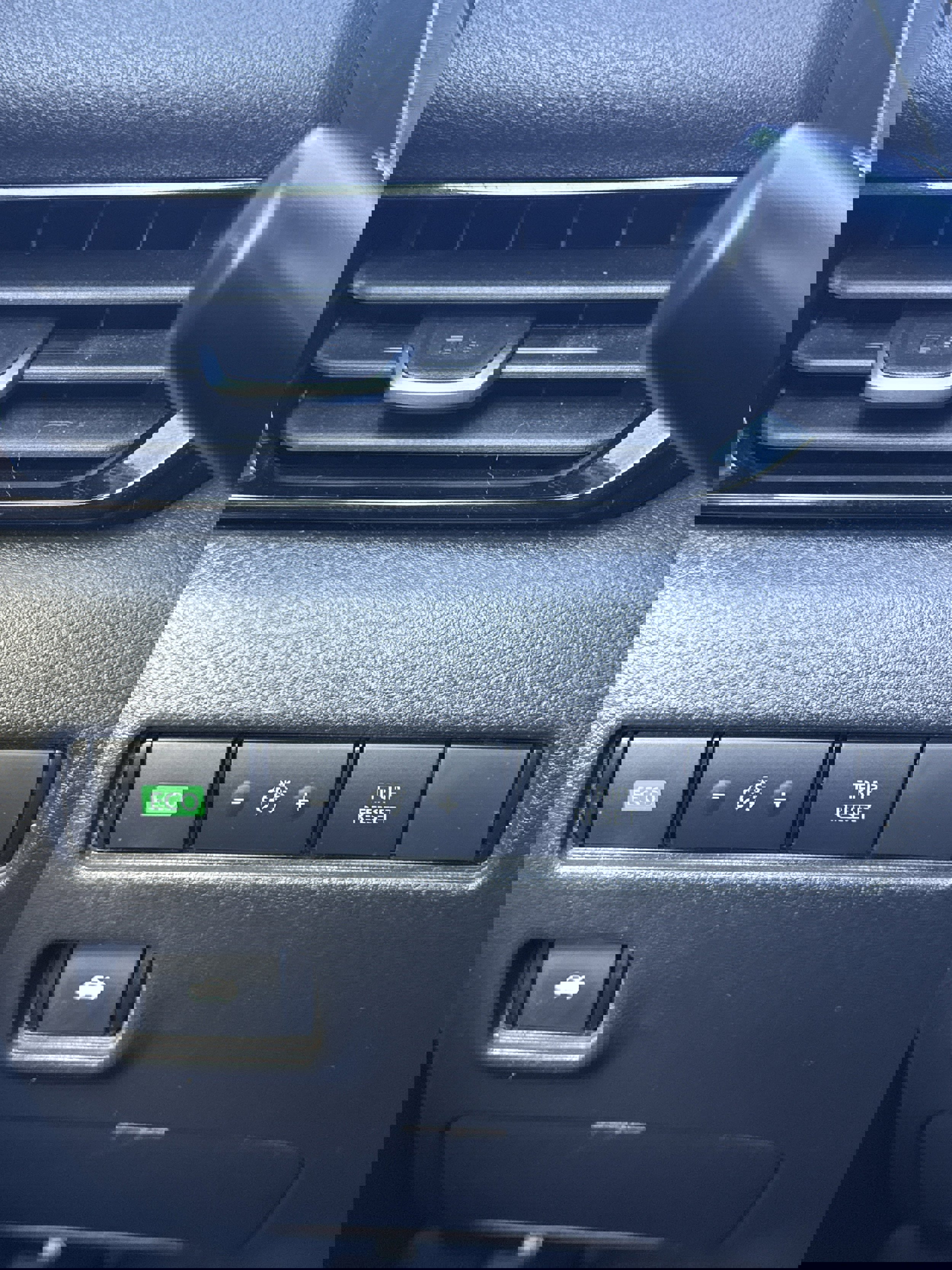 Used 2024 Nissan Sentra SV FWD image 19