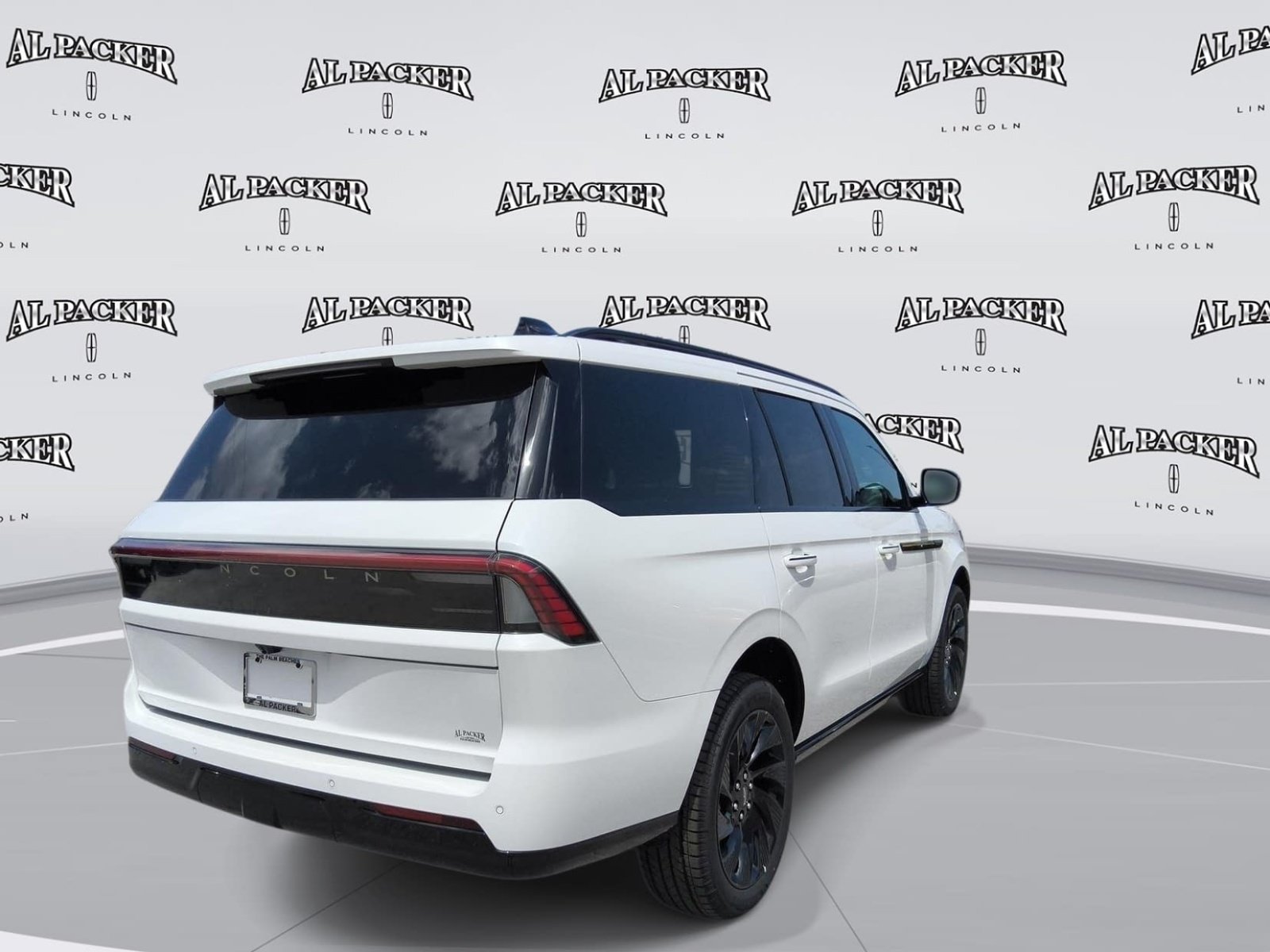 New 2027 Lincoln Navigator Reserve w/ Jet Appearance Package RWD image 6