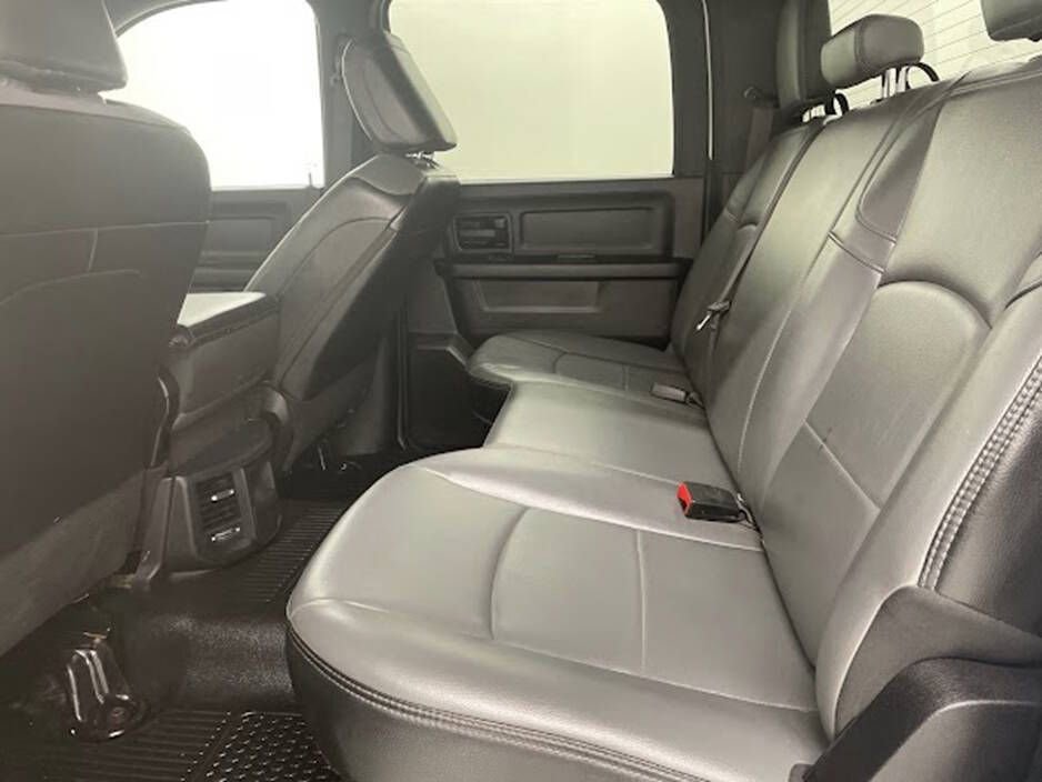 Used 2022 RAM 2500 Tradesman w/ Chrome Appearance Group AWD/4WD image 5