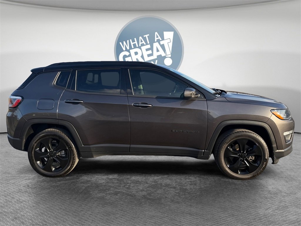 Used 2020 Jeep Compass Latitude image 2