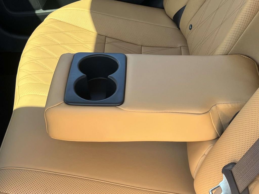 Used 2023 Nissan Sentra SV w/ SV Premium Package image 12