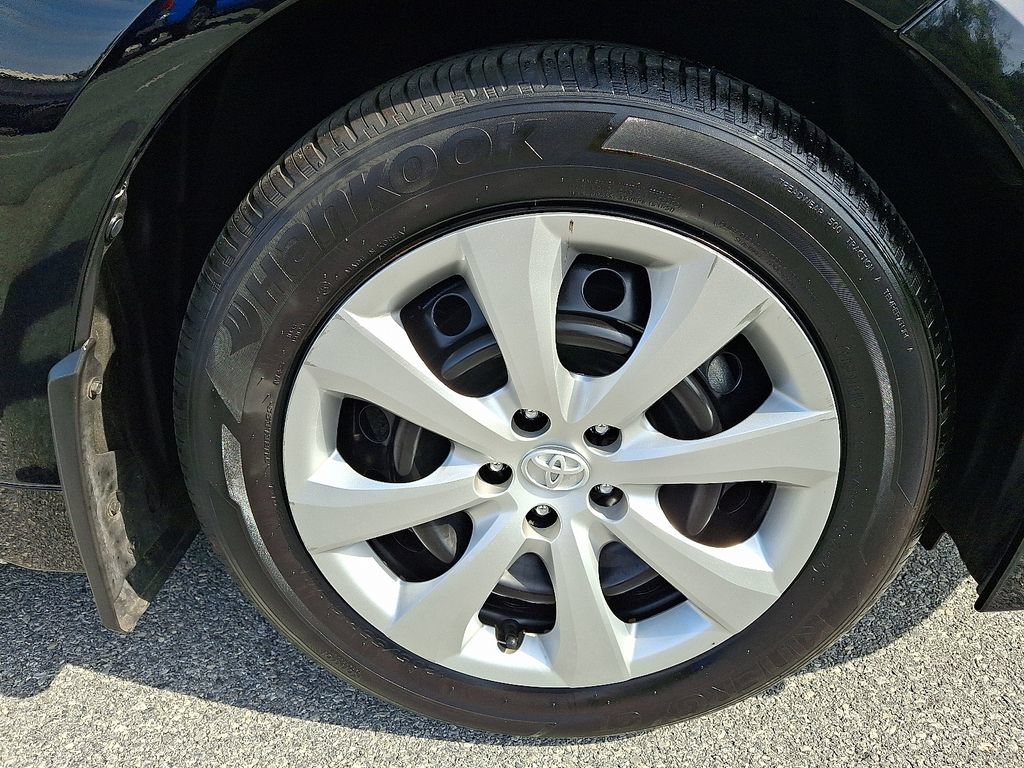 Used 2025 Toyota Corolla LE FWD image 10
