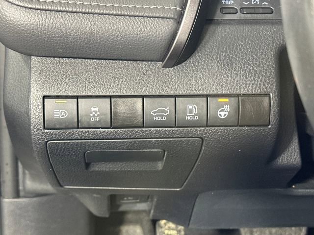 Used 2024 Toyota Camry SE image 19