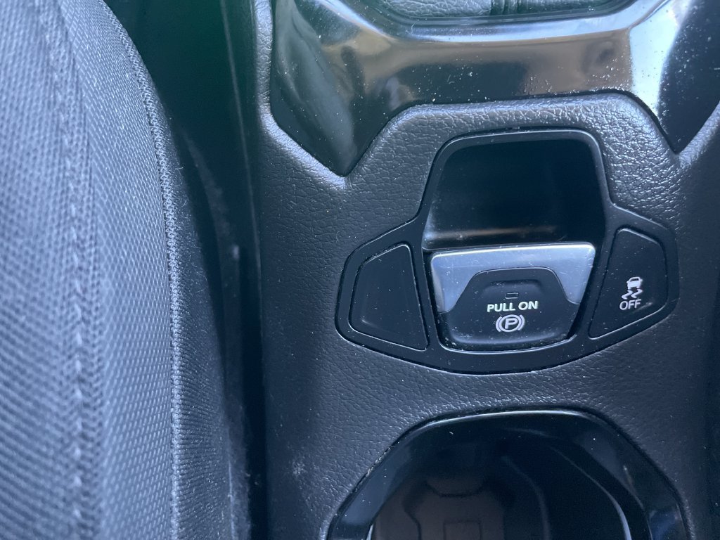 Certified 2017 Jeep Renegade Altitude AWD/4WD image 47