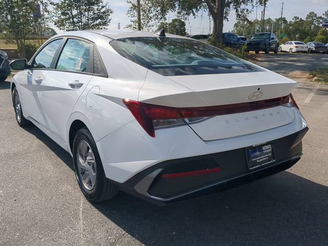 New 2026 Hyundai Elantra SE FWD image 7