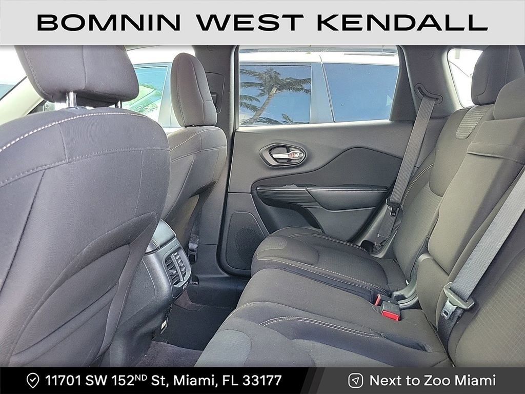 Used 2016 Jeep Cherokee Latitude w/ Trailer Tow Group image 11