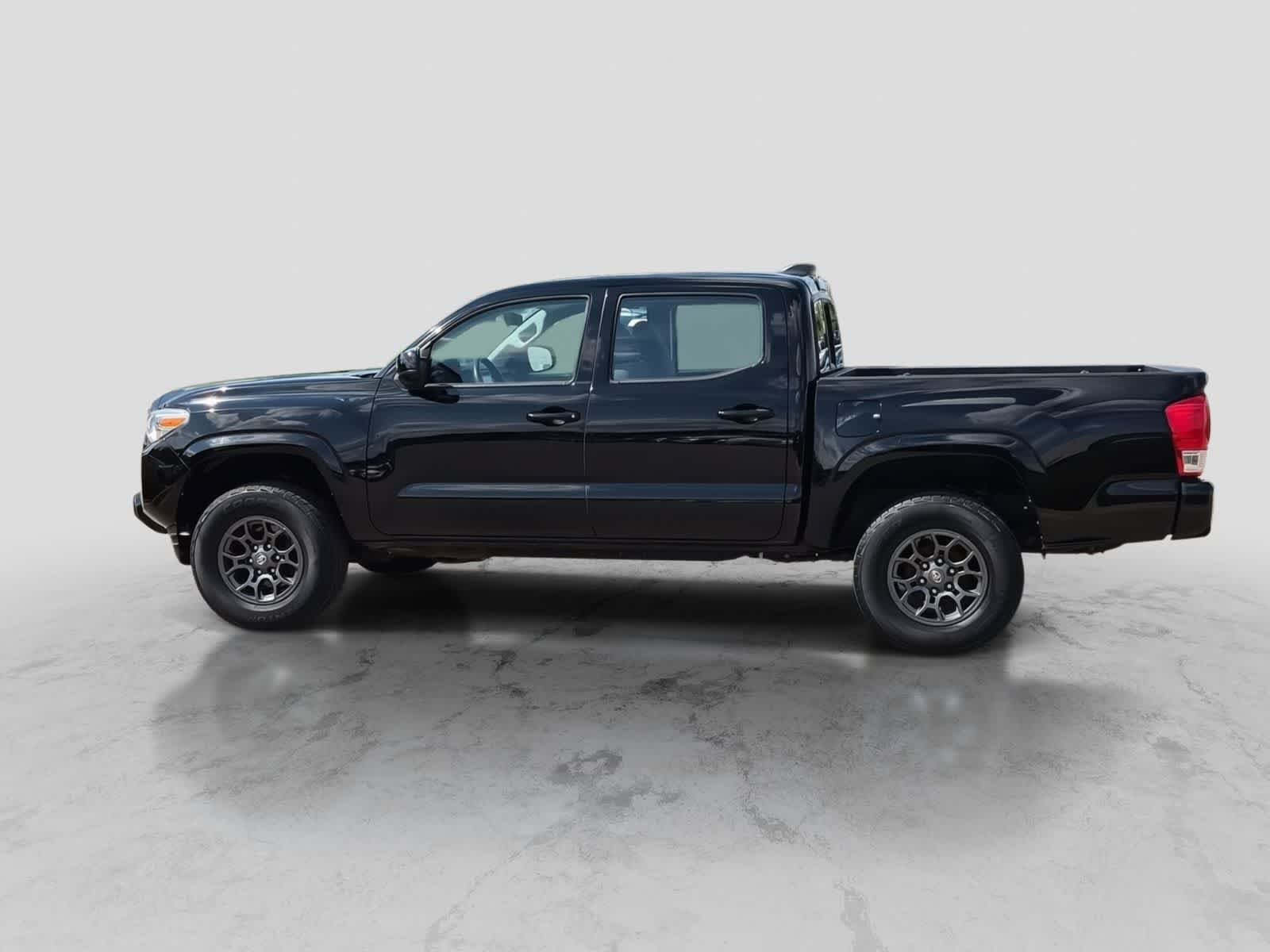 Used 2017 Toyota Tacoma SR RWD image 5