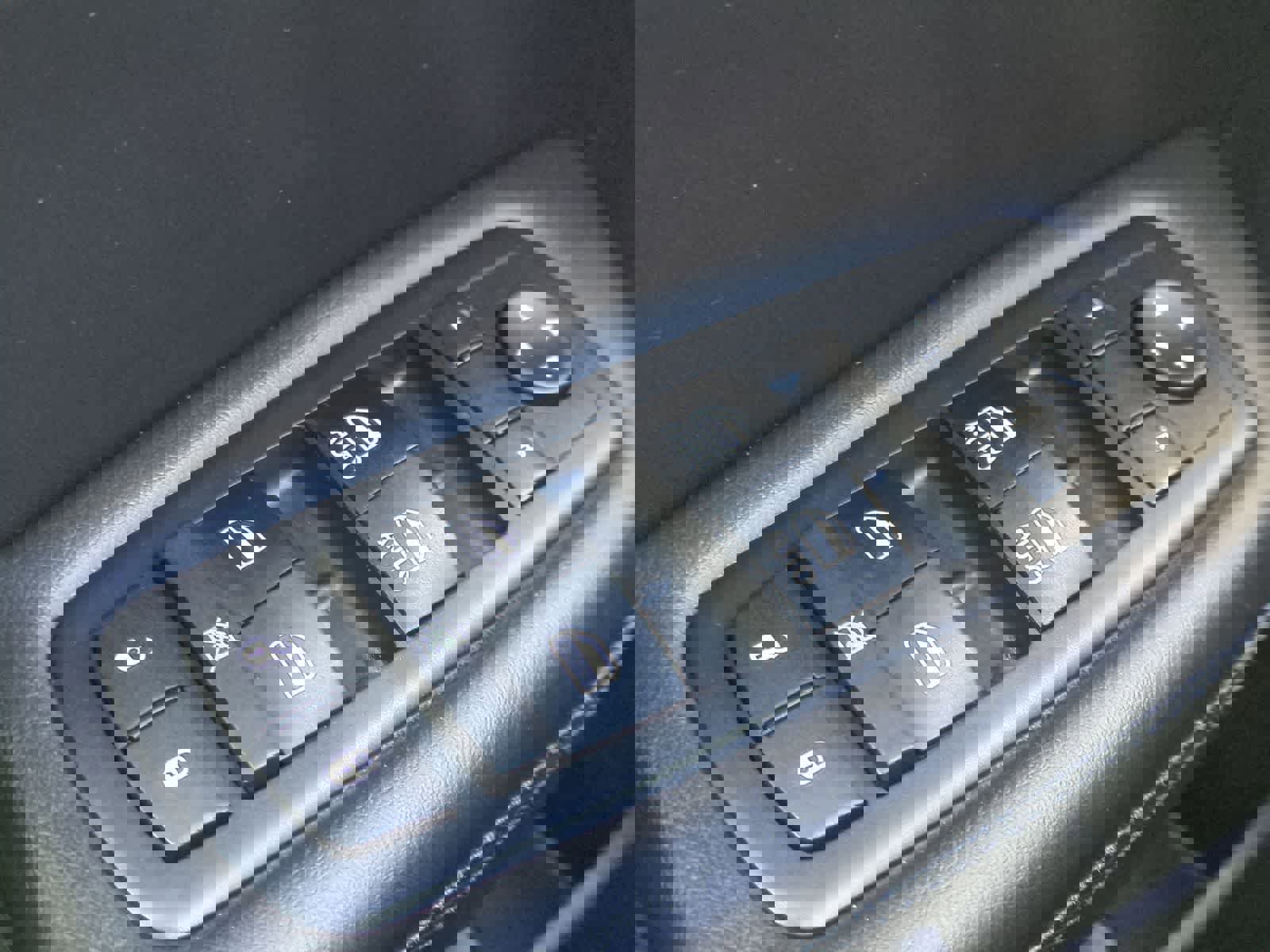 Used 2016 Chrysler 200 S image 30