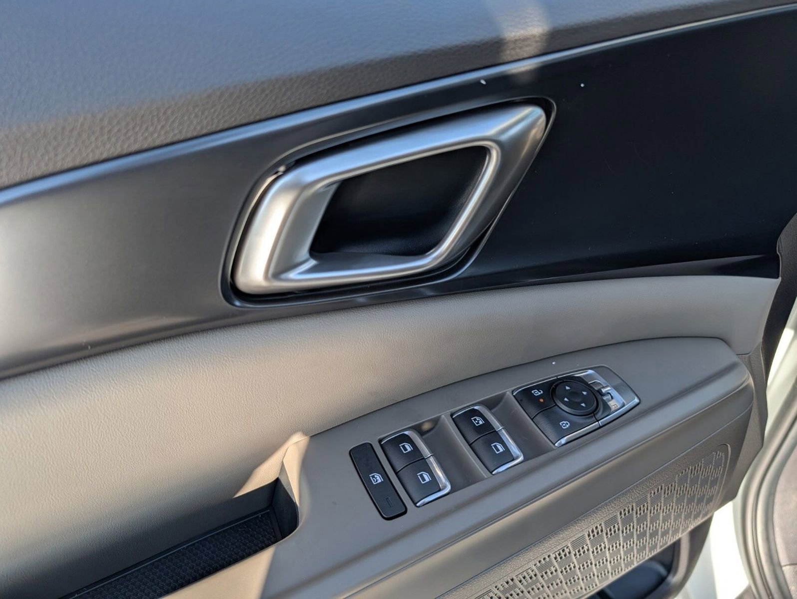 Used 2026 Kia Carnival image 25