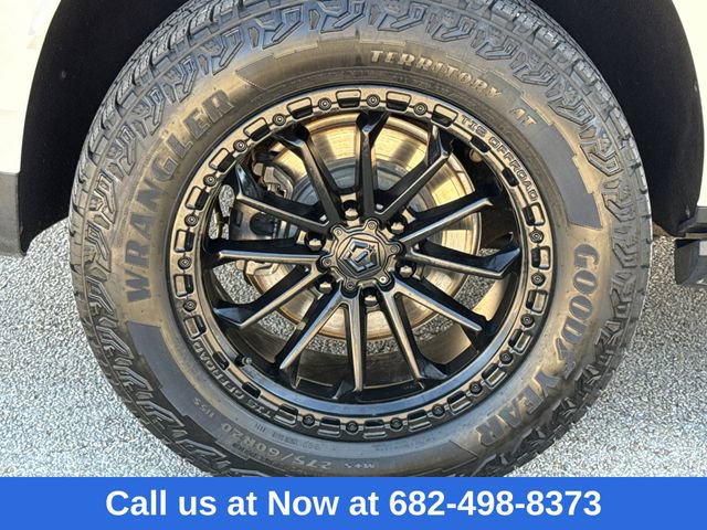 Used 2024 GMC Yukon AT4 w/ AT4 Premium Package image 9