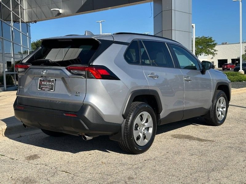 Used 2021 Toyota RAV4 LE AWD/4WD image 3