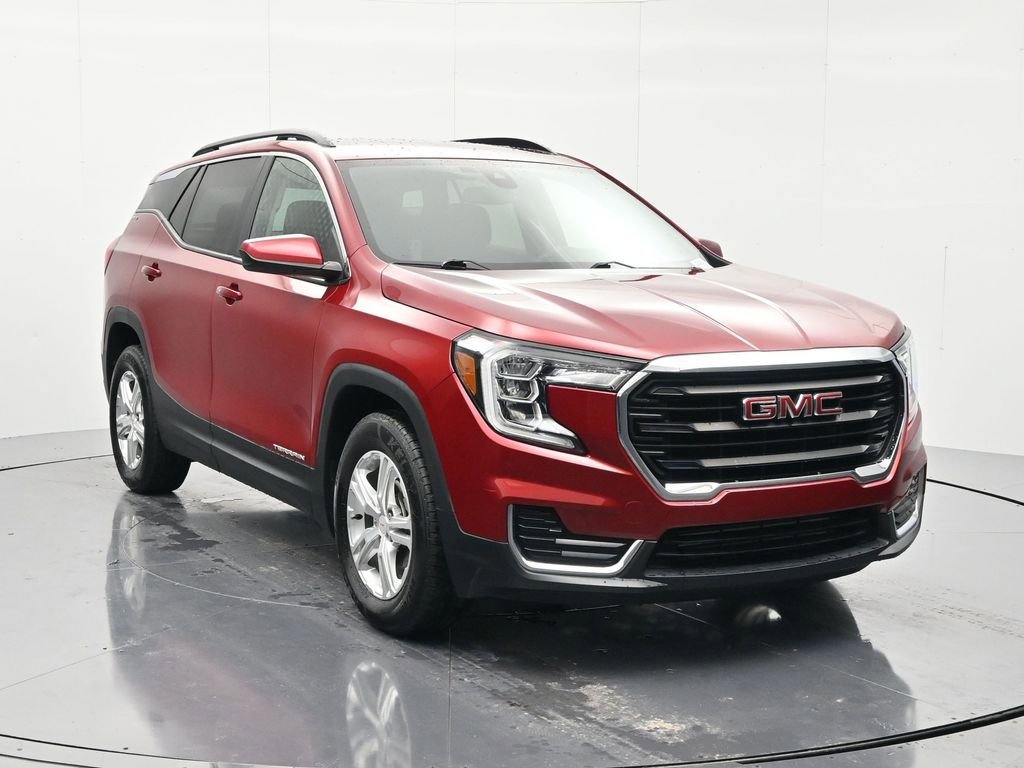 Used 2022 GMC Terrain SLE w/ Driver Convenience Package FWD image 3