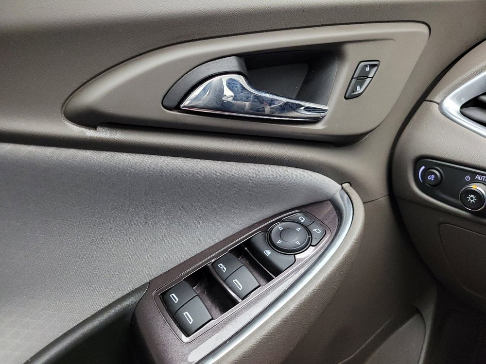 Used 2020 Chevrolet Malibu LT FWD image 27