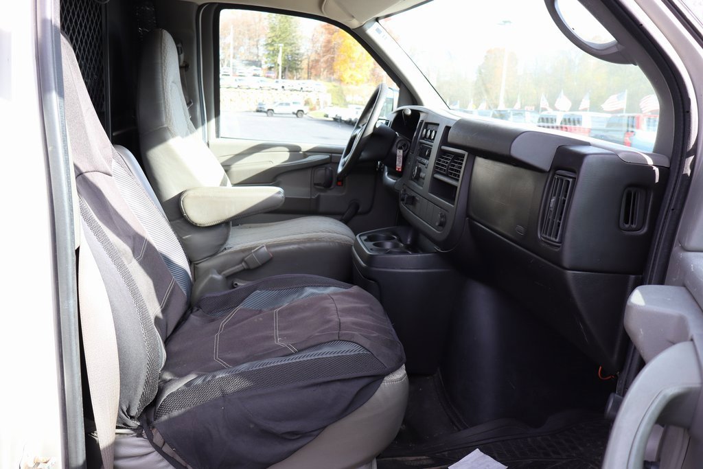 Used 2009 Chevrolet Express 1500 image 16