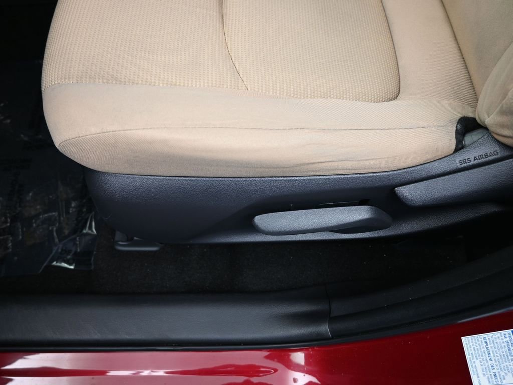 Used 2019 Toyota RAV4 LE image 15