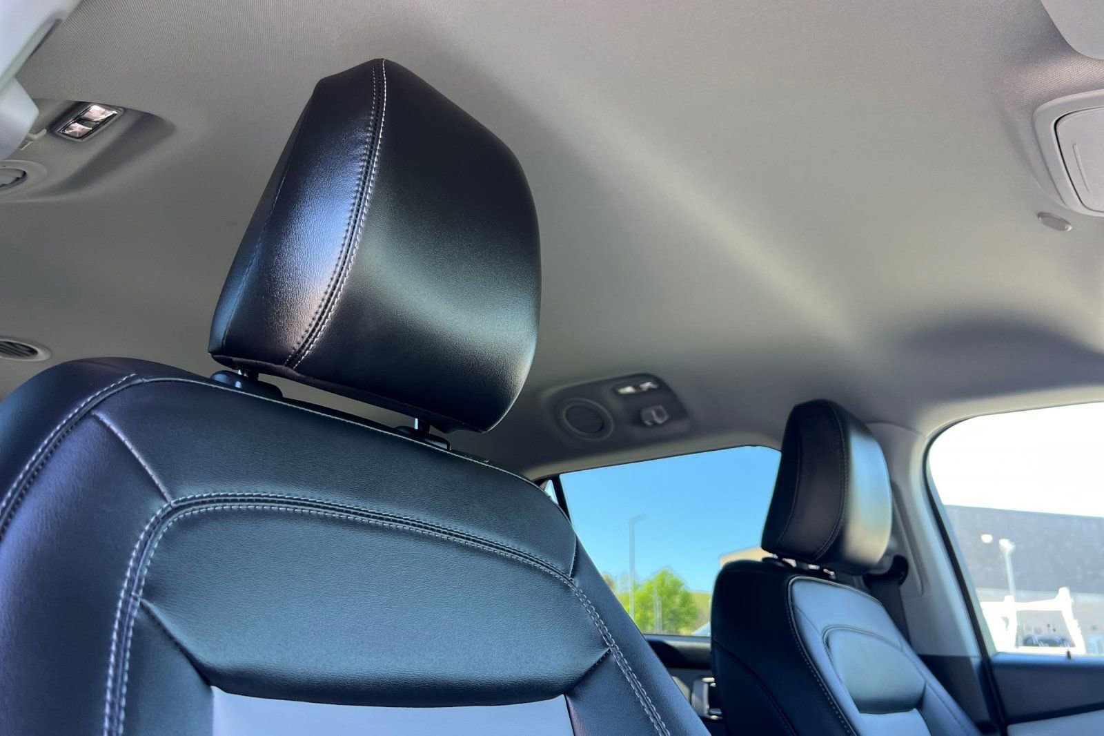 Certified 2023 Ford Explorer XLT w/ Equipment Group 202A image 18