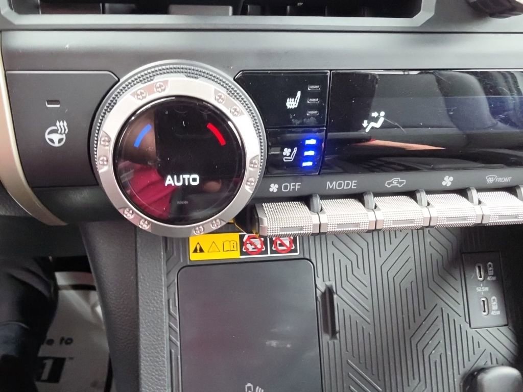 Used 2024 Toyota Tacoma TRD Sport w/ TRD Sport Premium Package image 19