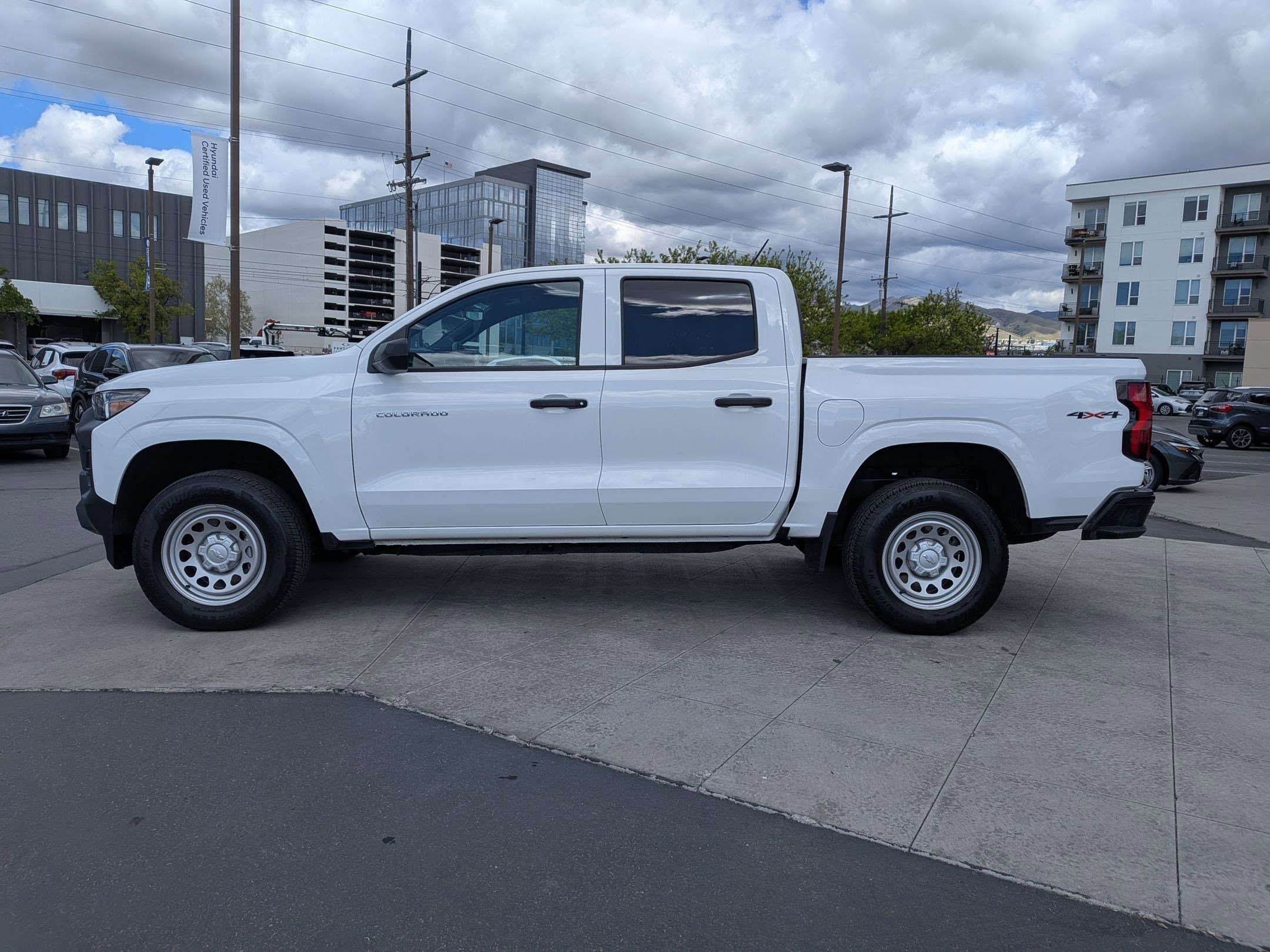 Used 2025 Chevrolet Colorado W/T w/ WT Convenience Package II image 9
