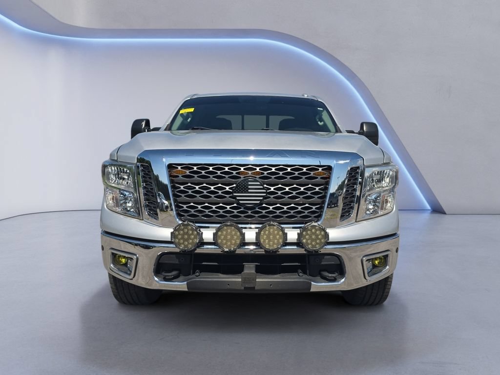 Used 2018 Nissan Titan SV w/ SV Convenience Package AWD/4WD image 10