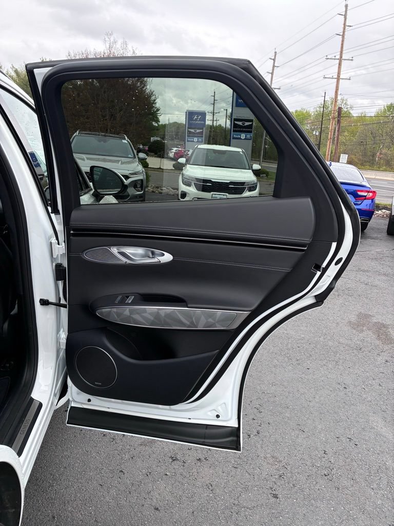 Used 2025 Genesis GV70 3.5T Sport w/ Sport Advanced Package AWD/4WD image 52