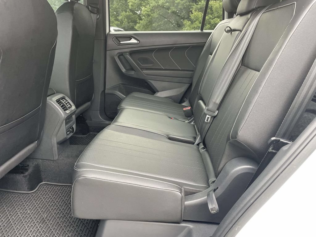 Certified 2024 Volkswagen Tiguan SE R-Line FWD image 13