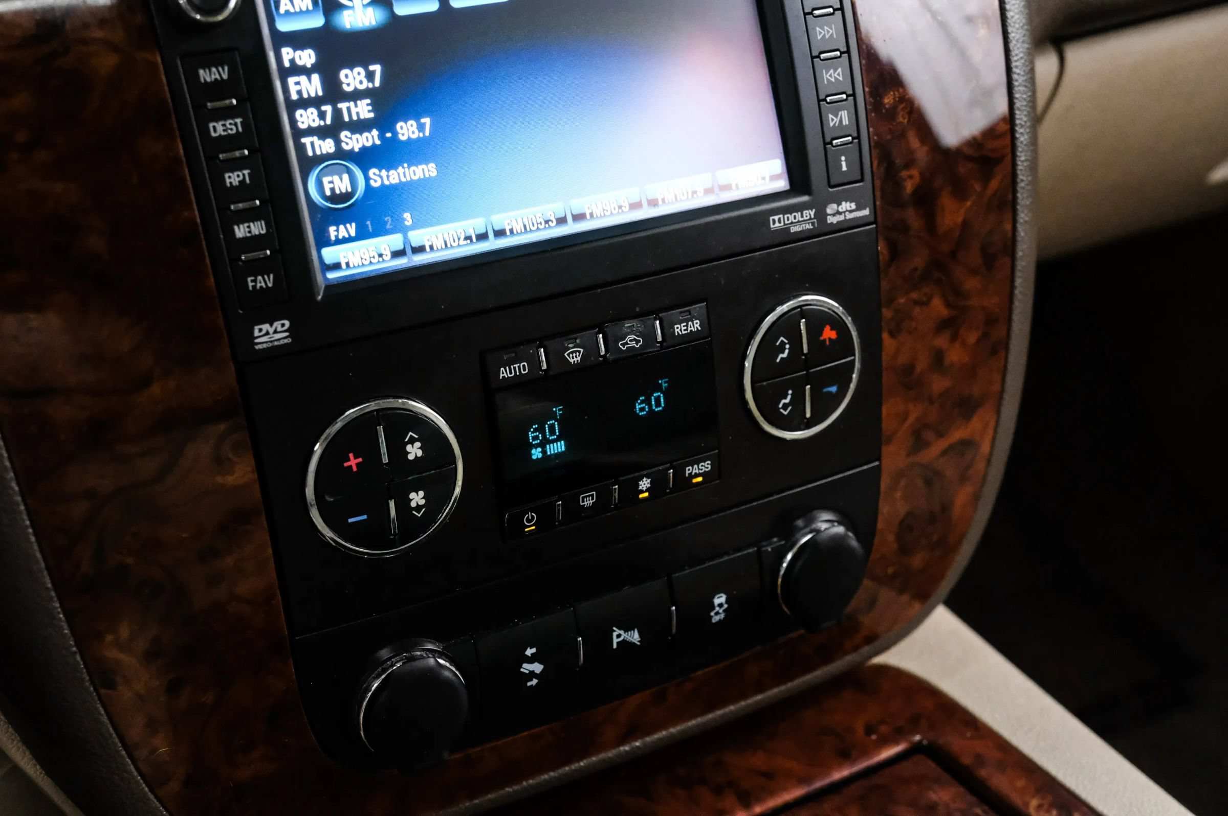 Used 2013 Chevrolet Tahoe LTZ RWD image 30