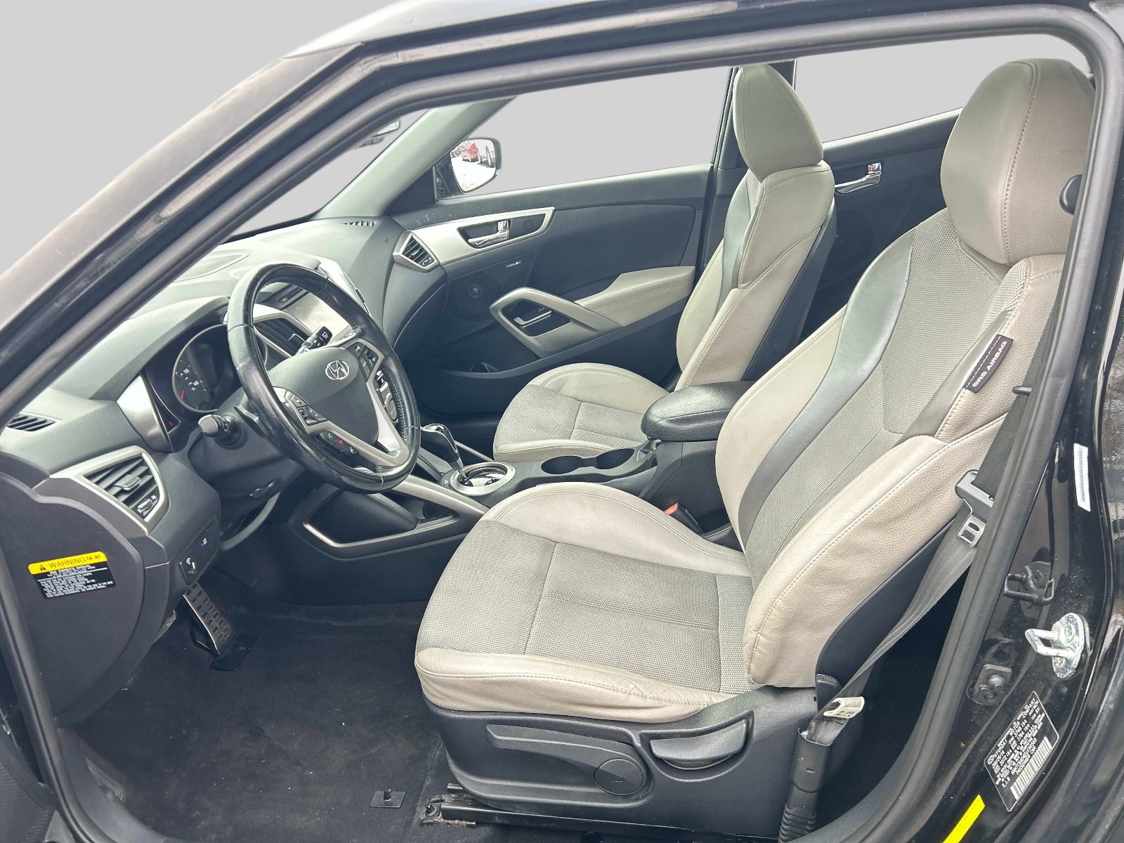 Used 2014 Hyundai Veloster w/ Style Package 02 image 11