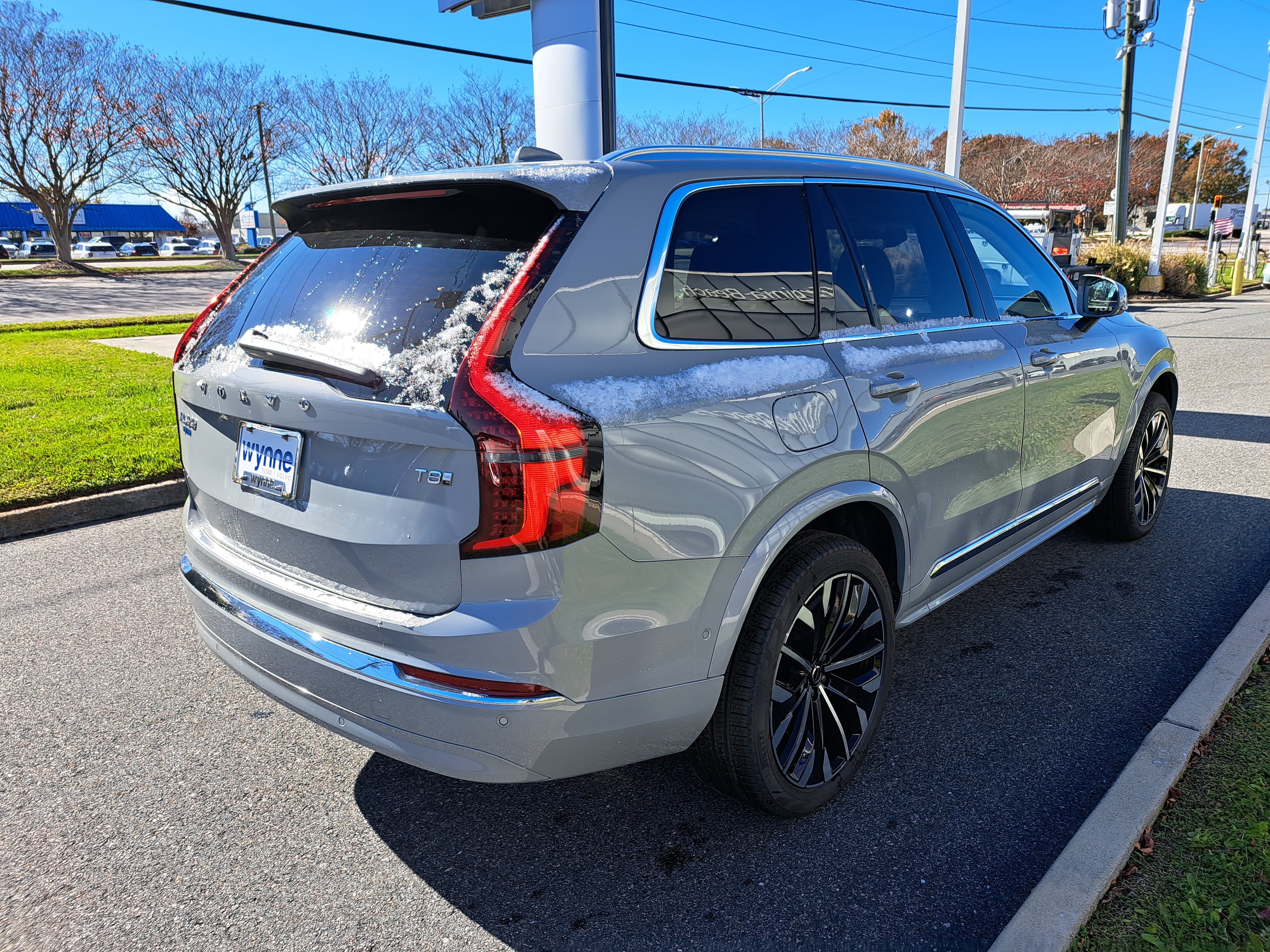 New 2026 Volvo XC90 T8 Plus w/ Protection Package Premier AWD/4WD image 3