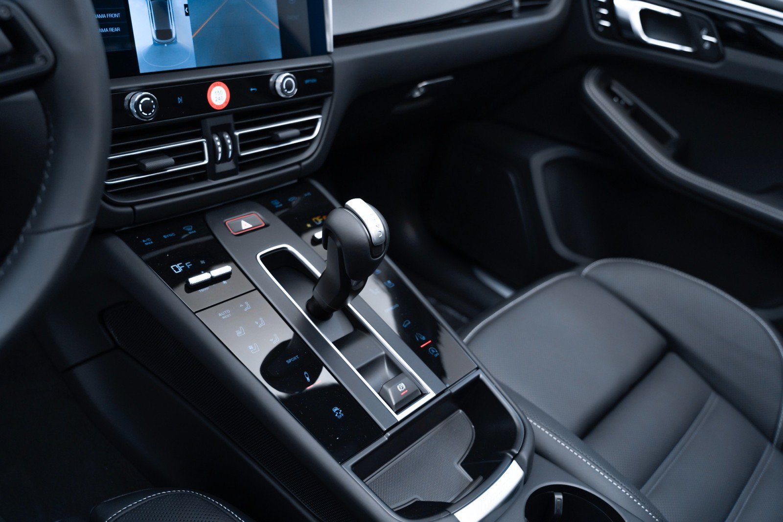 Certified 2023 Porsche Macan S AWD/4WD image 23