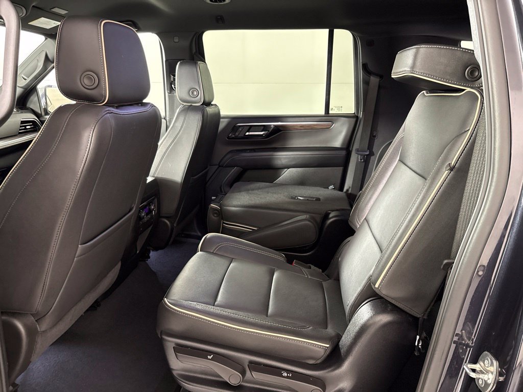 Used 2025 Chevrolet Suburban Premier AWD/4WD image 25