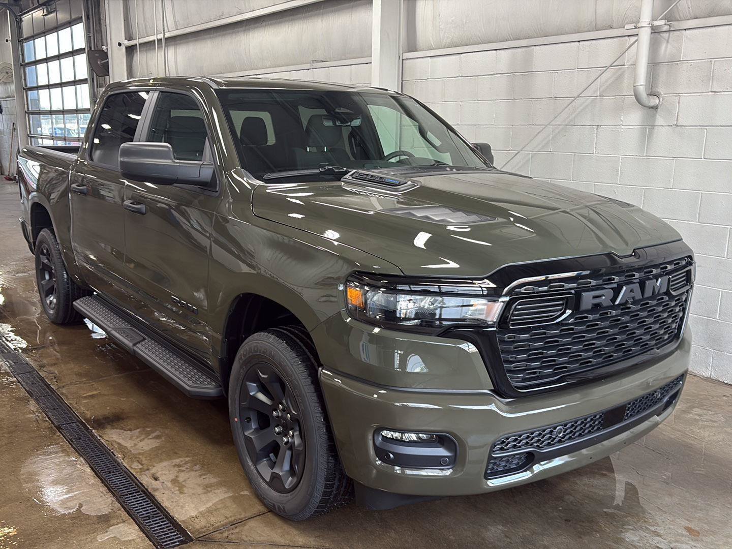 New 2026 RAM 1500 Express AWD/4WD image 2