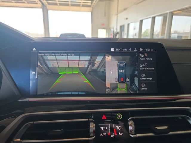 Used 2022 BMW X7 xDrive40i w/ M Sport Package AWD/4WD image 25