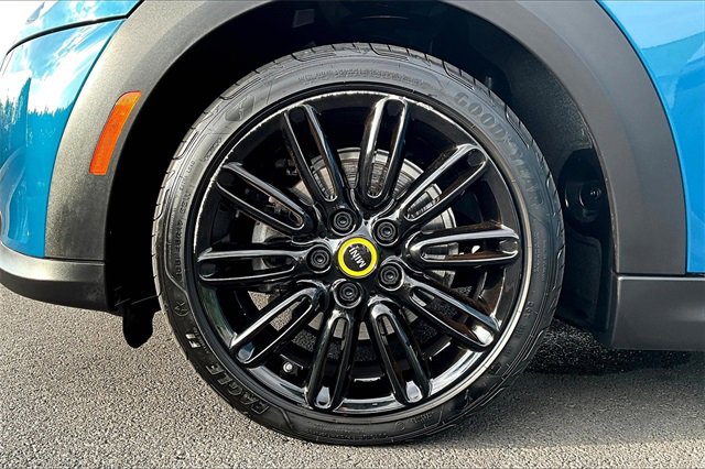 Used 2024 MINI Cooper SE image 8