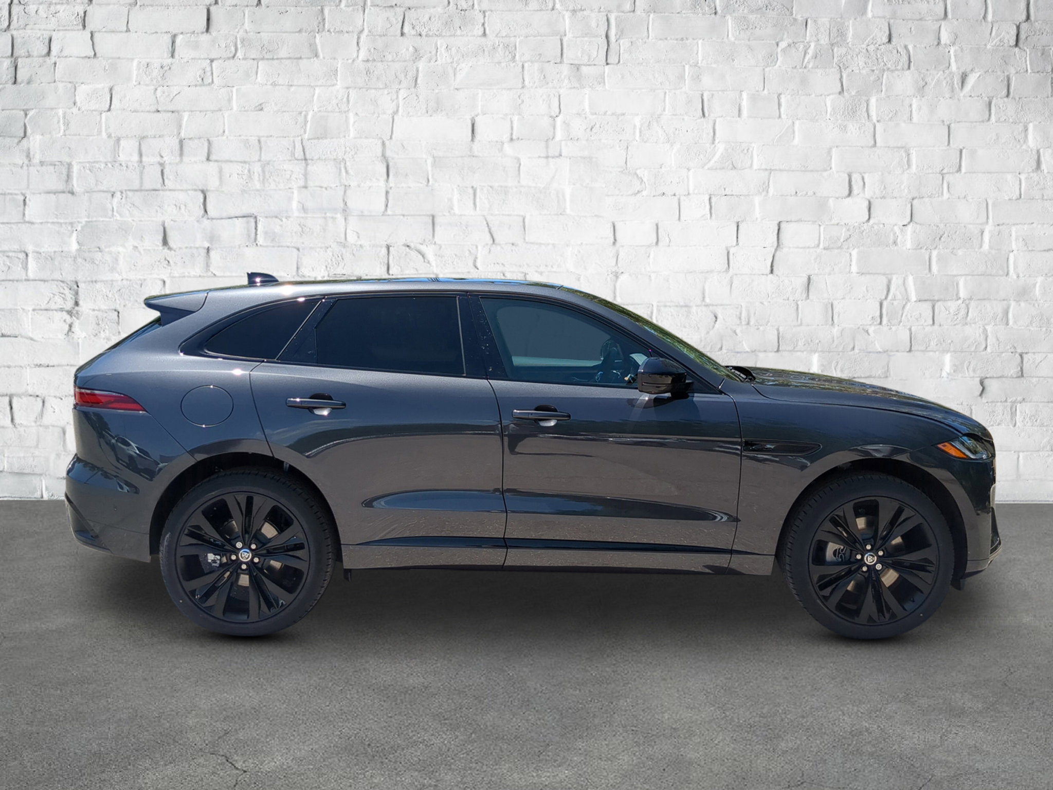 New 2026 Jaguar F-PACE R-Dynamic S image 7