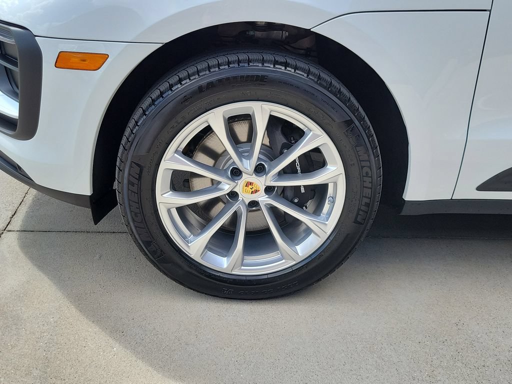 New 2026 Porsche Macan AWD/4WD image 12