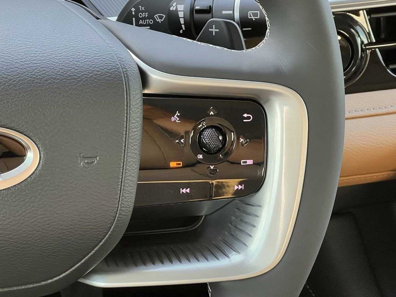 New 2026 INFINITI QX80 Luxe image 13