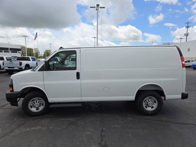 New 2025 Chevrolet Express 3500 w/ Driver Convenience Package RWD image 15