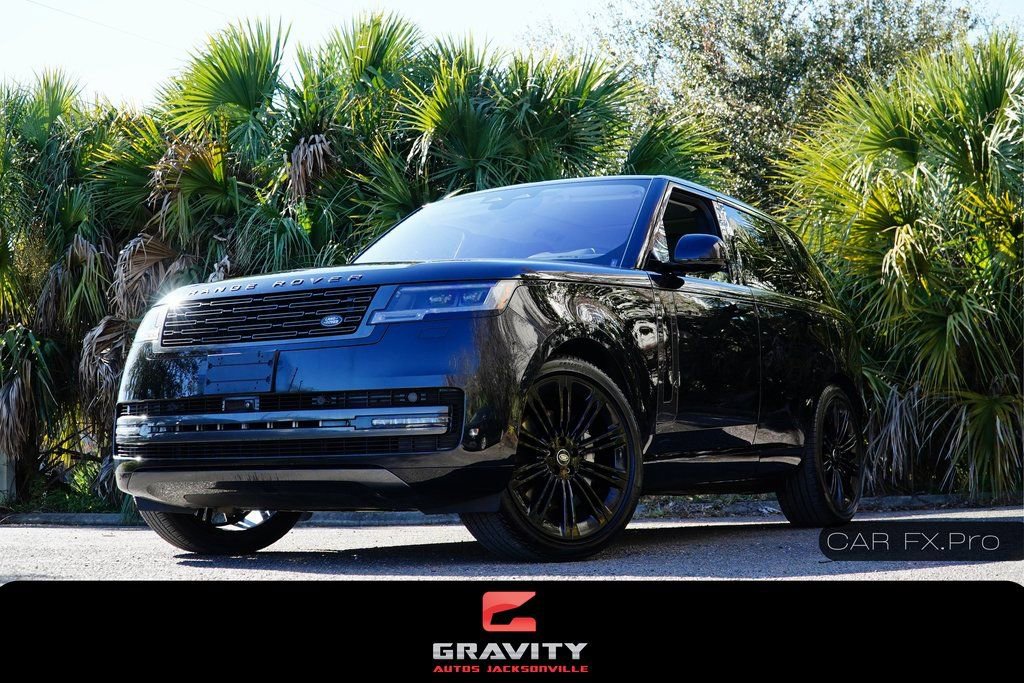 Used 2023 Land Rover Range Rover SE image 1
