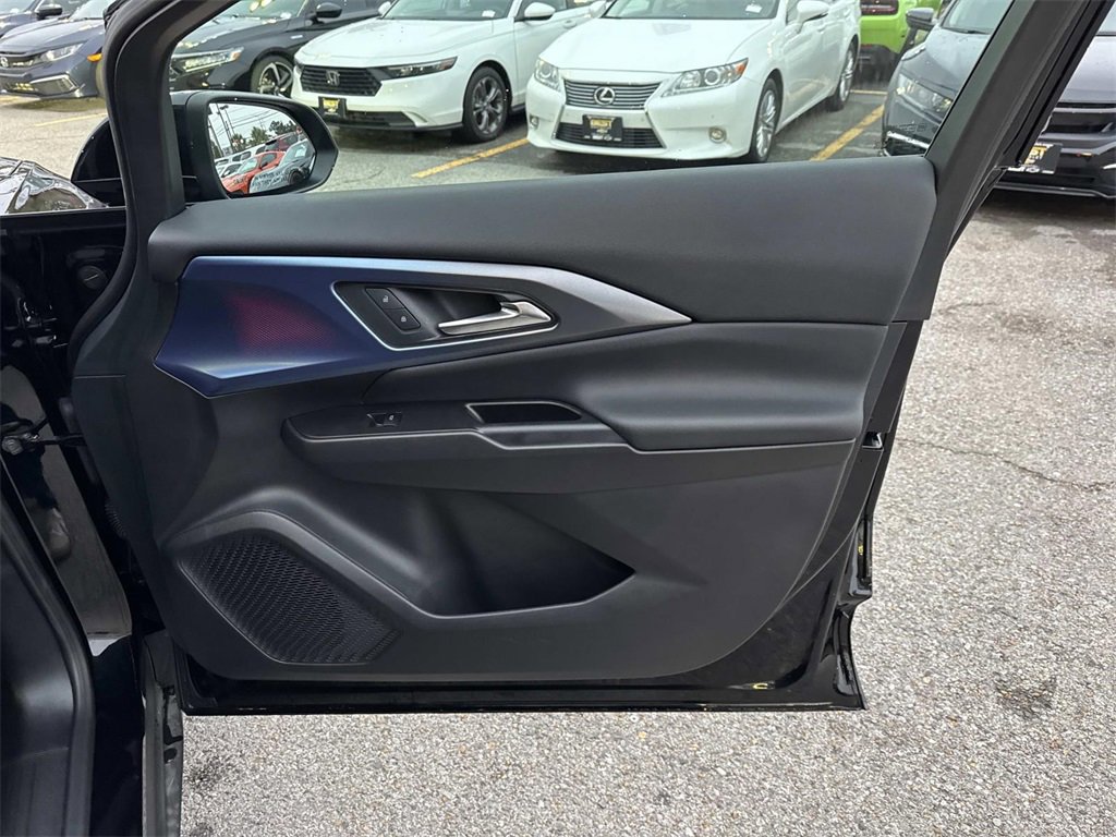 Used 2025 Chevrolet Equinox EV LT w/ Convenience Package II image 14