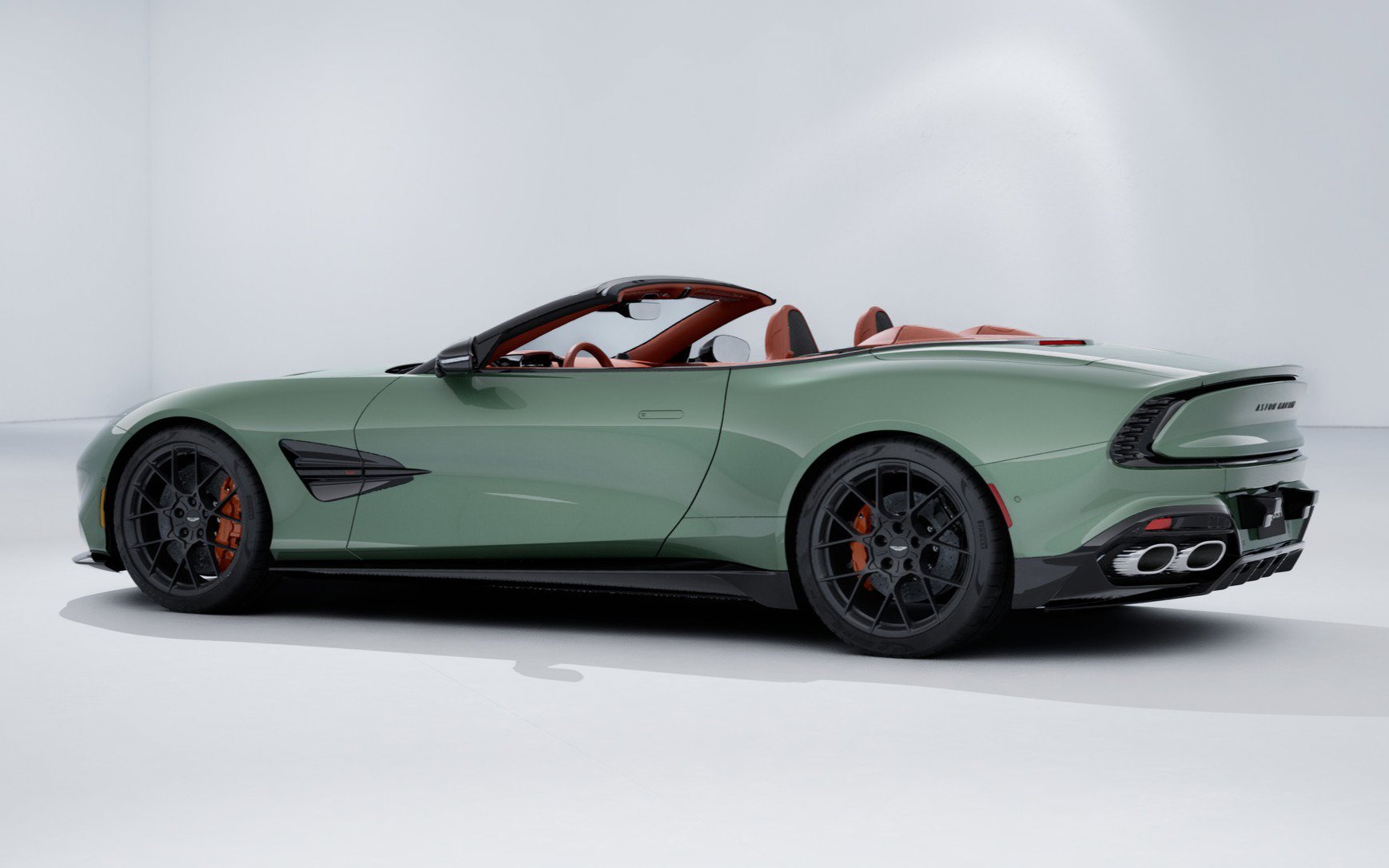 New 2026 Aston Martin Vanquish Convertible image 6