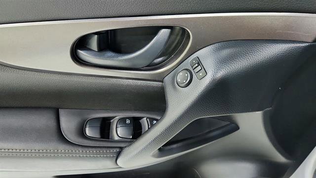 Used 2021 Nissan Rogue Sport S FWD image 18