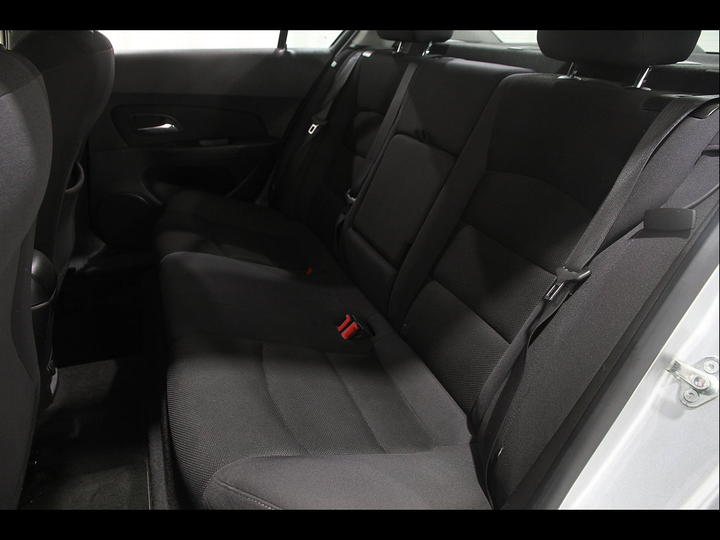 Used 2014 Chevrolet Cruze LT FWD image 15