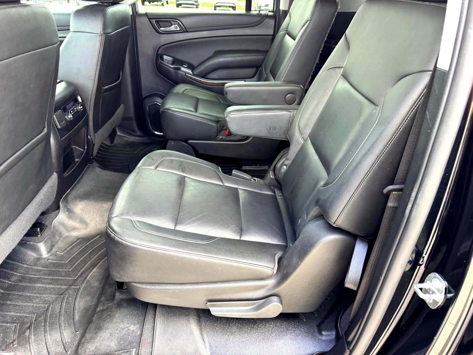 Used 2020 Chevrolet Suburban LT image 21