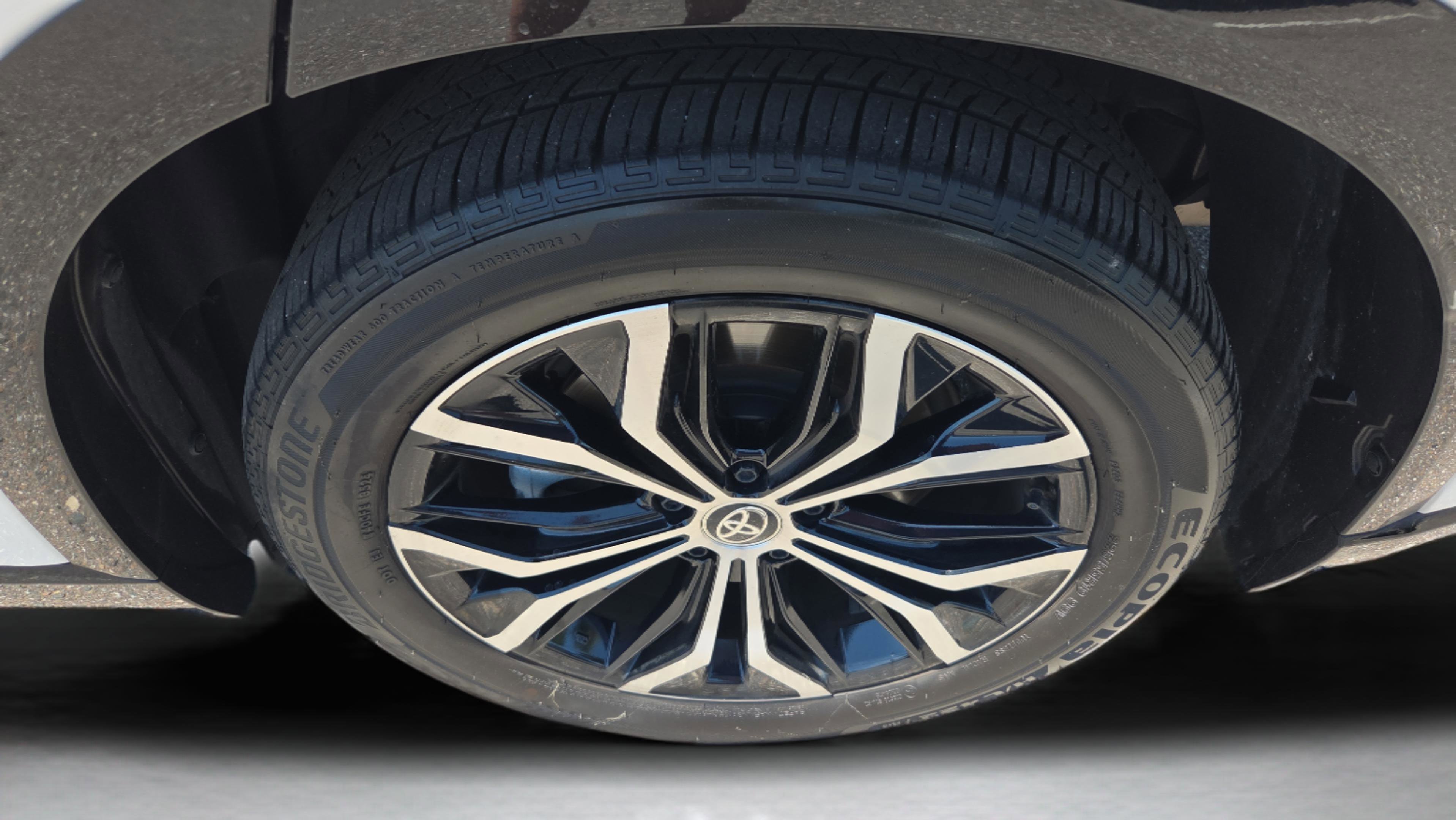 Certified 2025 Toyota Crown Signia AWD/4WD image 29