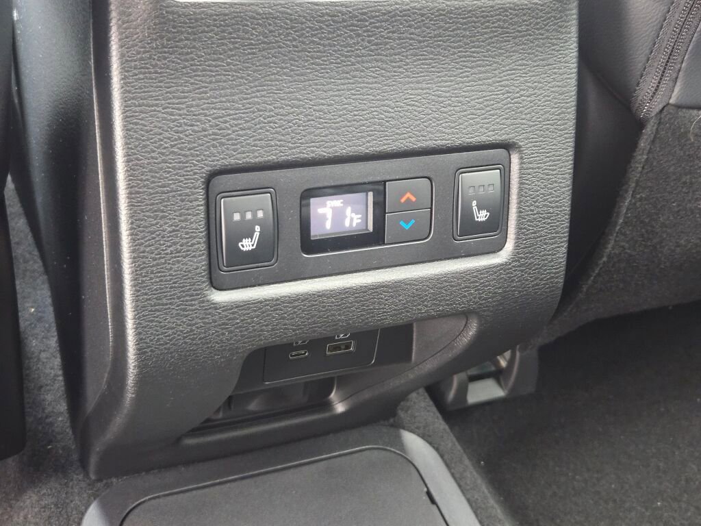 New 2025 Mitsubishi Outlander SEL image 15