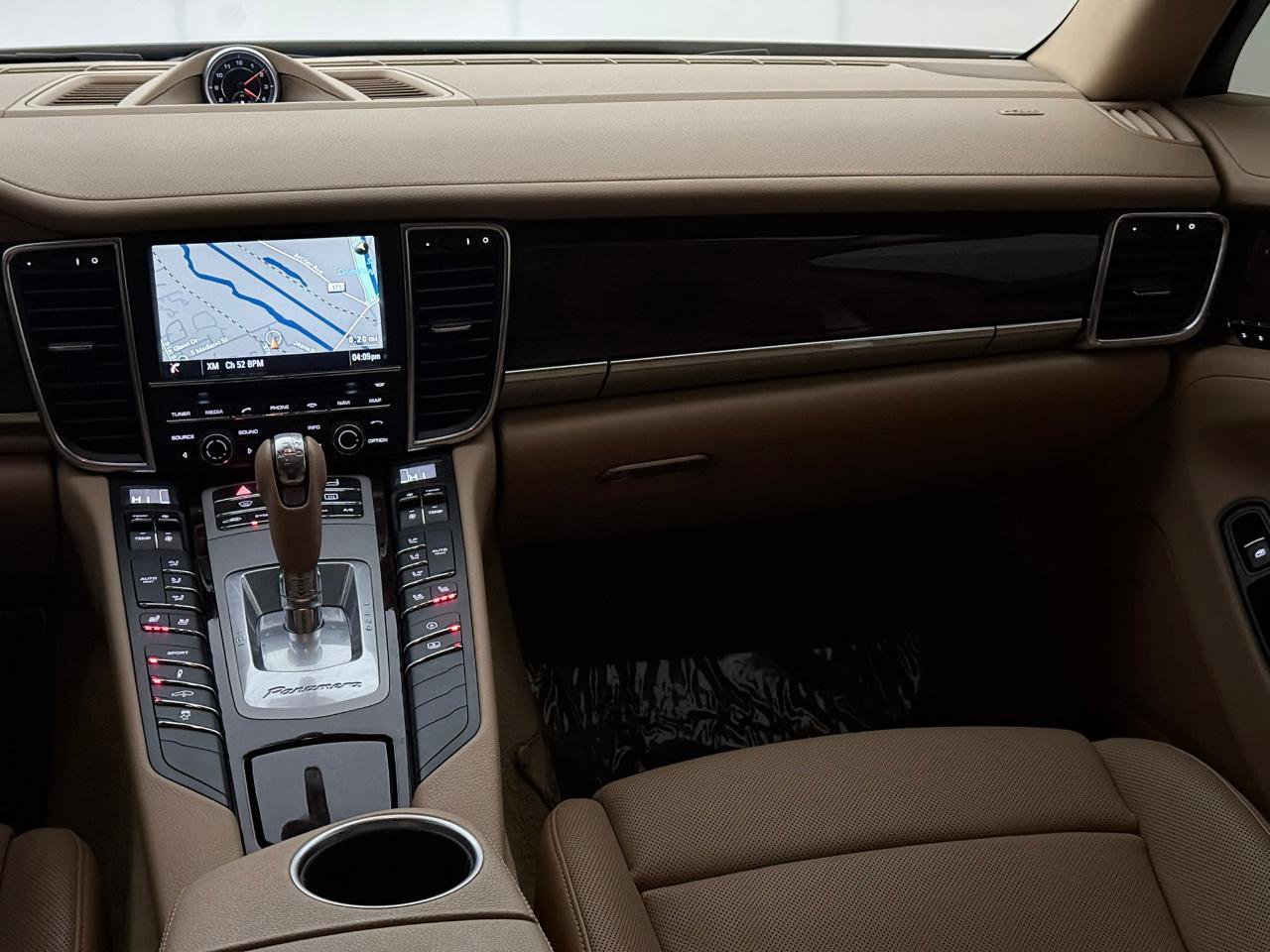 Used 2014 Porsche Panamera 4 image 29
